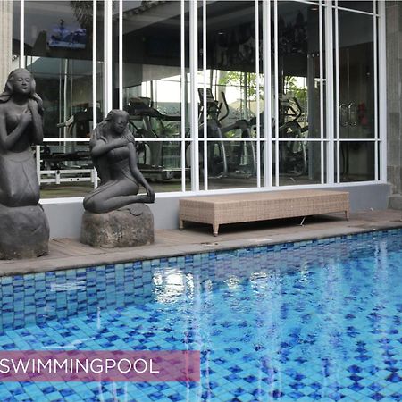 ラマダ スイーツ バイ ウインダム ソロ スラカルタ エクステリア 写真